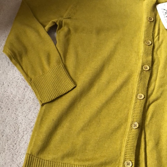 Forever 21 cardigan! - Picture 3 of 6